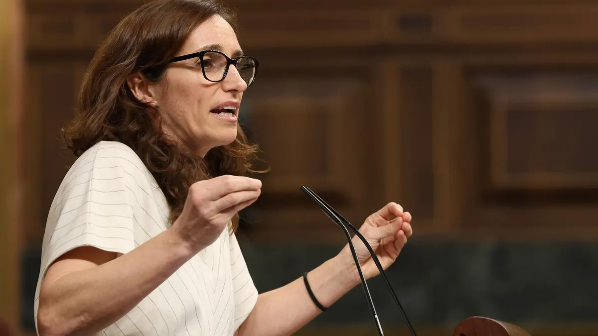 Mónica García, en conflicto con los sindicatos médicos