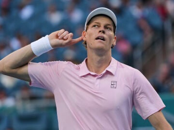 Jannik Sinner reacts during his Round of 16 match against Alex Michelsen at the Miami Open tennis tournament, Tuesday, March 24, 2026, in Miami Gardens, Fla. (AP Photo/Lynne Sladky)
