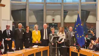 La Generalitat Valenciana y la región italiana Emilia Romagna se plantan ante Bruselas por las exigencias de descarbonización del sector cerámico La Generalitat Valenciana y la región italiana Emilia Romagna se plantan ante Bruselas por las exigencias de descarbonización del sector cerámico