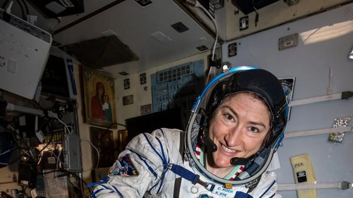 Christina Koch: la astronauta que pasó de admirar una foto de la Tierra a convertirse en la primera mujer en pisar la Luna
