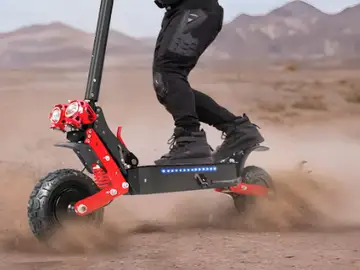 Motor de 3600 W y 65 kilómetros de autonomía: esta monstruosidad de patinete cuesta menos de lo que piensas Sunnigoo X7
