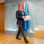 El portavoz de la Junta, Carlos Fern&aacute;ndez Carriedo, antes de comparecer en la rueda de prensa del Consejo de Gobierno