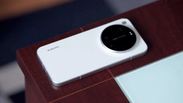 Dise&ntilde;o del Xiaomi 17 Ultra en color blanco