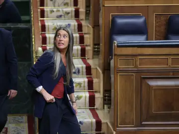 Sesión plenaria del Congreso de los Diputados MADRID, 26/03/2026.- La diputada de JxCat Míriam Nogueras asiste a la sesión plenaria del Congreso de los Diputados celebrada este jueves en Madrid. EFE/ Víctor Lerena