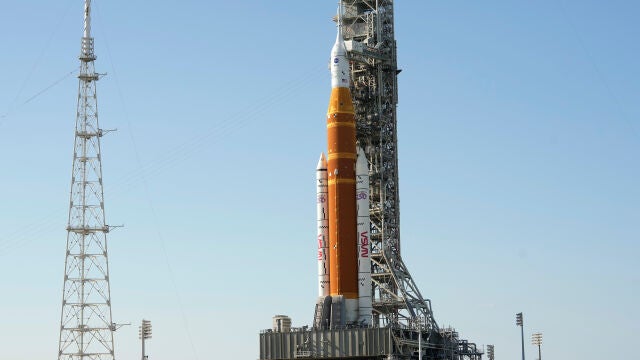 NASA's Artemis II SLS (Space Launch System) moon rocket with the Orion spacecraft, sits on Launch Pad 39-B at the Kennedy Space Center Friday, March 27, 2026, in Cape Canaveral, Fla. (AP Photo/Chris O'Meara)
