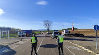 El conductor de un turismo falleció hoy en un accidente de tráfico ocurrido a las 15.45 horas en el kilómetro 25,950 de la carretera P-227, en La Vid de Ojeda (Palencia). 
