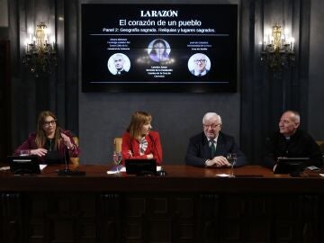 Lourdes Aznar, Alicia Mart&iacute;, Jos&eacute; de Crist&oacute;bal y don &Aacute;lvaro Almenar durante el coloquio 