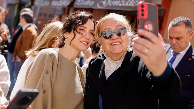 Look de Isabel D&iacute;az Ayuso para inaugurar la Semana Santa.