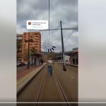Vigilancia m&aacute;xima en Valencia para evitar el peligroso reto viral en el tranv&iacute;a