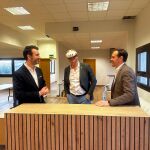 Conrado &Iacute;scar, David Esteban y Pablo Miranda, en el Centro Multiusos &ldquo;3 de abril&rdquo; de Villanubla, lugar que acoger&aacute; el foro