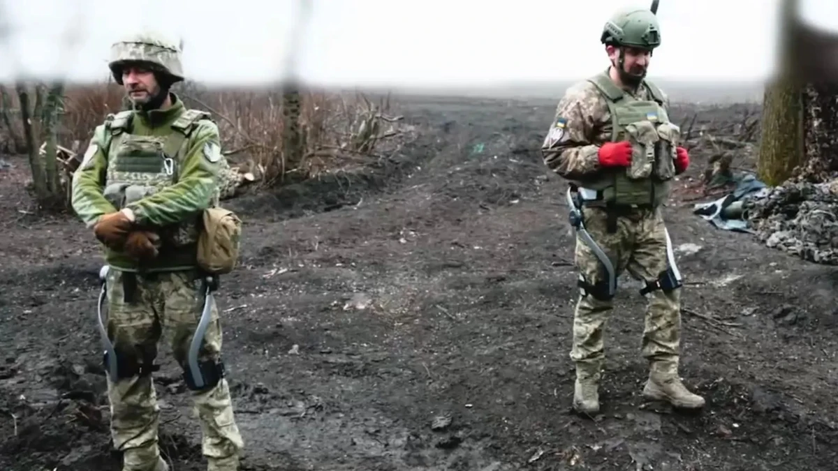 Los soldados biónicos de Ucrania: exoesqueletos de combate que cambian las reglas de la artillería