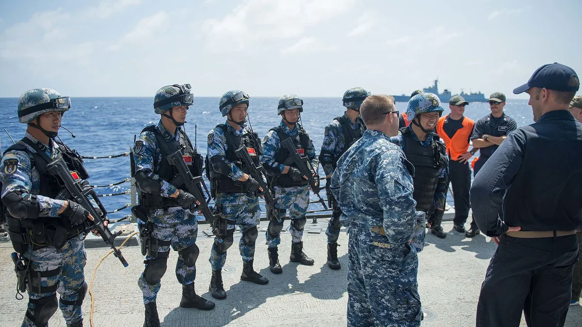 Dos destructores de 13.200 toneladas y 112 misiles: China ensaya con su armada frente a Taiwán