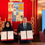 El presidente de la Diputaci&oacute;n de Zamora, Javier Fa&uacute;ndez, suscribe el convenio de colaboraci&oacute;n con los representantes de los sindicatos