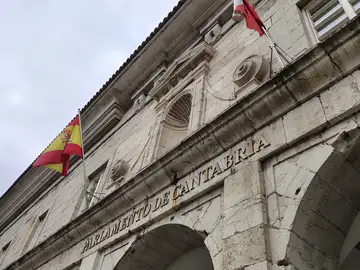 Imagen de archivo del Parlamento de Cantabria Imagen de archivo del Parlamento de Cantabria