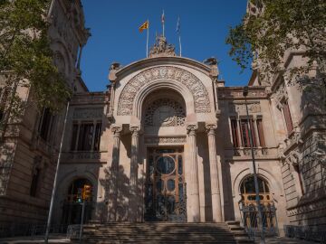 El TSJC ordena aplicar la sentencia que anulaba parte del decreto del catal&aacute;n en las escuelas