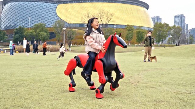Caballo robot fabricado en China