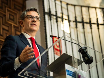 F&eacute;lix Bola&ntilde;os, Luis Arg&uuml;ello, Jes&uacute;s D&iacute;az Sariego y &Aacute;ngel Gabilondo firman el protocolo para indemnizar a las v&iacute;ctimas de abusos sexuales entre Gobierno y Conferencia Episcopal