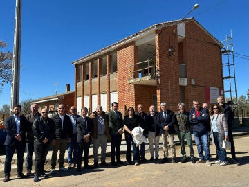 Juan Carlos Su&aacute;rez-Qui&ntilde;ones durante la firma del protocolo de adhesi&oacute;n de los ayuntamientos leoneses a este programa