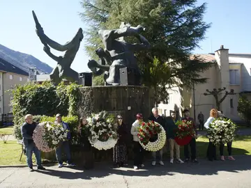 Homenaje en Villablino (León) a los fallecidos por el accidente en una mina Homenaje en Villablino (León) a los fallecidos por el accidente en una mina