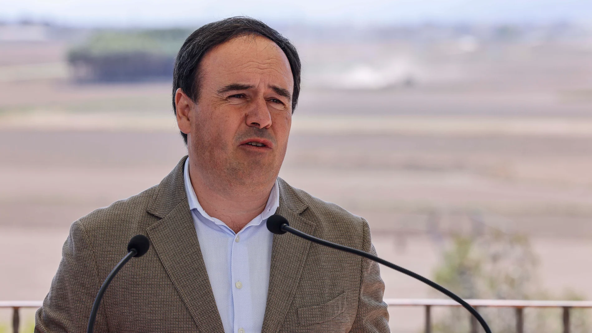 Pérez Llorca dice que Feijóo le pidió que asumiera la presidencia y que "si hago las cosas bien" su elección como candidato "vendrá sola"