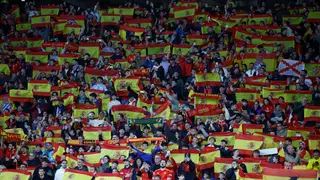 España - Egipto CORNELLÁ-EL PRAT (BARCELONA), 31/03/2026.- Aficionados españoles durante el partido amistoso que las selecciones de España y Egipto disputan este martes en el RCDE Stadium de Cornellá-El Prat, en Barcelona. EFE/Alberto Estévez