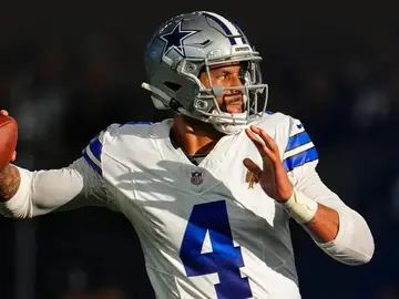 Dak Prescott, quarterback de los Dallas Cowboys, durante un partido de la NFL Dak Prescott, quarterback de los Dallas Cowboys, durante un partido de la NFL