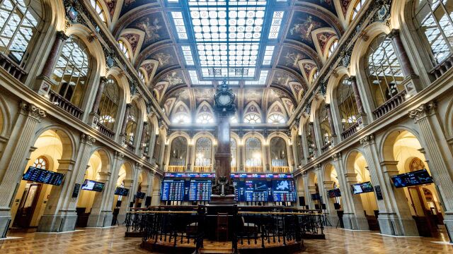 Econom&iacute;a/Bolsa.- El Ibex 35 se anota en marzo su mayor ca&iacute;da mensual desde 2022 (-7,7%) por la guerra de Ir&aacute;n