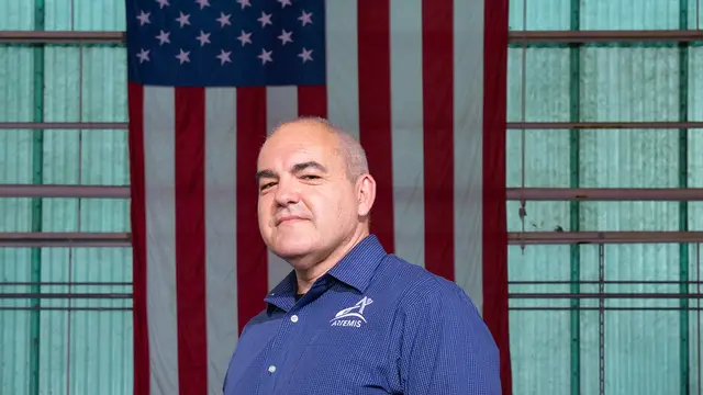 Carlos García-Galan es el ingeniero malagueño de la NASA que ha liderado la integración del módulo de servicio de la nave Artemis, clave para el regreso del ser humano a la Luna. Carlos García-Galan es el ingeniero malagueño de la NASA que ha liderado la integración del módulo de servicio de la nave Artemis, clave para el regreso del ser humano a la Luna.