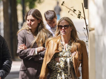 Amina Mart&iacute;nez de Irujo y Genoveva Casanova en una de sus &uacute;ltimas im&aacute;genes juntas, en 2024