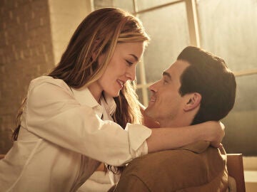 Sarah Pidgeon y Paul Anthony Kelly reviven el romance m&aacute;s ic&oacute;nico del siglo pasado