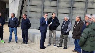 Protesta de los alcaldes de la comarca de Arcos de Jal&oacute;n por el cierre de Correos