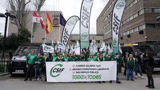 Protesta de CSIF a las puertas de la Delegación del Gobierno de Castilla y León Protesta de CSIF a las puertas de la Delegación del Gobierno de Castilla y León