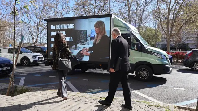 Hazte Oír potencia un nuevo despliegue contra Begoña Gómez: "Software por aquí cátedra por allá" Hazte Oír potencia un nuevo despliegue contra Begoña Gómez: "Software por aquí cátedra por allá"