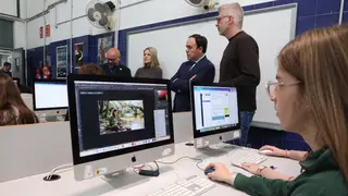 Pérez Llorca apuesta por la Formación Profesional como "palanca de competitividad clave" para los jóvenes valencianos Pérez Llorca apuesta por la Formación Profesional como "palanca de competitividad clave" para los jóvenes valencianos