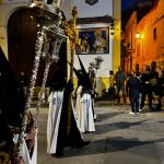 Una de las cofrad&iacute;as que procesionan el Viernes Santo en M&aacute;laga