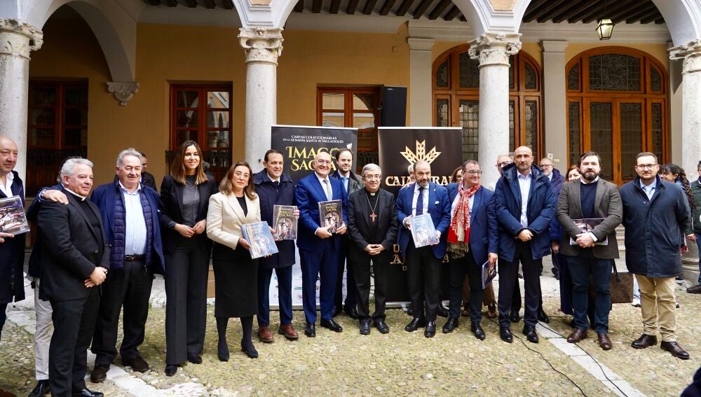 Presentación de la la colección y álbum de cromos de la Semana Santa de Valladolid