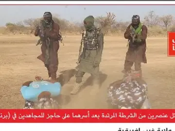 Dos de las víctimas son acribilladas a balazos en el suelo Dos de las víctimas son acribilladas a balazos en el suelo