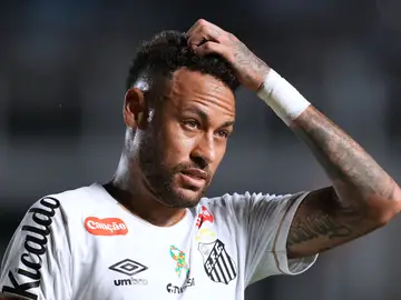 Brazil Soccer Neymar Santos' Neymar reacts during a Brazilian soccer league match against Remo in Santos, Brazil, Thursday, April 2, 2026. (AP Photo/Andre Penner)