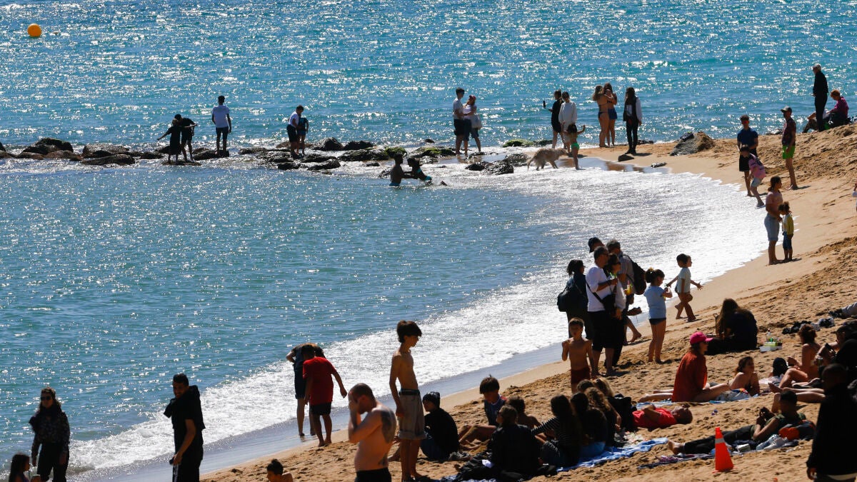 La AEMET adelanta un abril atípico: de un "miniverano" tras el fin de la Semana Santa a un desplome de temperaturas durante su segunda quincena