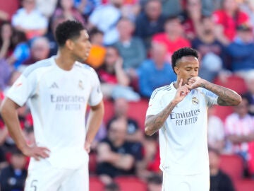 Real Madrid's Eder Militao reacts after scoring during a La Liga soccer match between Mallorca and Real Madrid in Palma de Mallorca, Spain, Saturday, April 4, 2026. (AP Photo/Jose Breton)