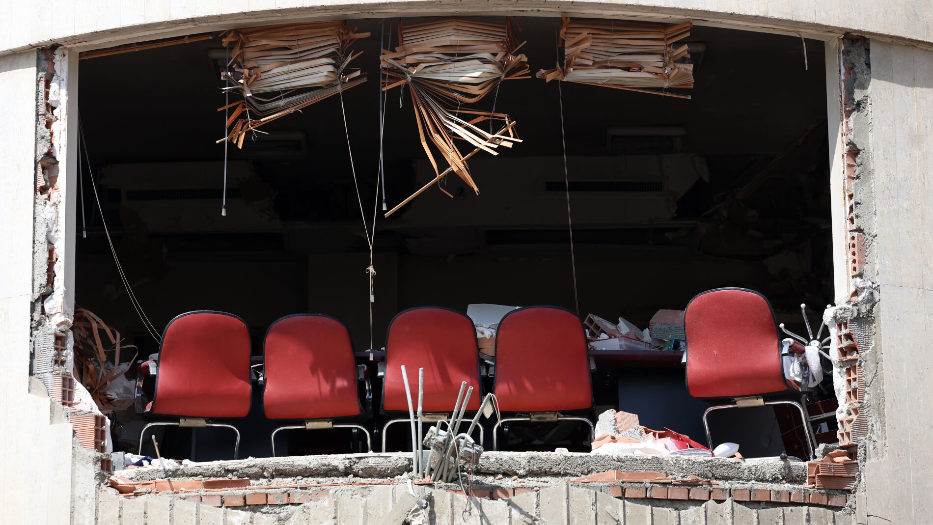 "Combatientes Defensores de la Patria", la campaña para reclutar niños de hasta 12 años para luchar en la guerra de Irán