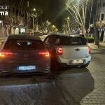 Imagen de los dos coches accidentados en la calle 31 de Desembre.