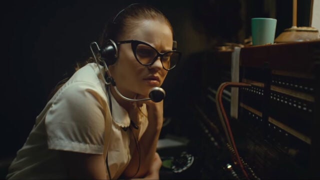 Esta pel&iacute;cula narra una historia ambientada en los a&ntilde;os 50 que mezcla radio y fen&oacute;menos inexplicables