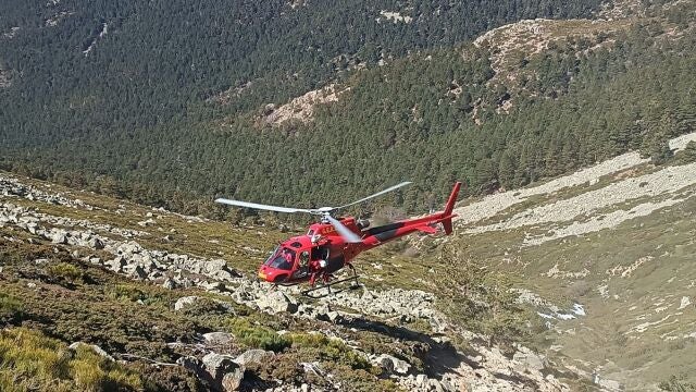 Rescate de un senderista.REMITIDA / HANDOUT por EMERGENCIAS 112 COMUNIDAD DE MADRIDFotograf&iacute;a remitida a medios de comunicaci&oacute;n exclusivamente para ilustrar la noticia a la que hace referencia la imagen, y citando la procedencia de la imagen en la firma05/04/2026