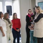 Isabel Blanco junto con familias que se han implantado en la provincia de Zamora