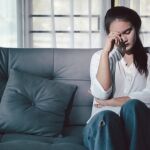 Imagen de archivo de una mujer en situaci&oacute;n de malestar emocional