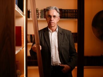 Juli&aacute;n Casanova, historiador 