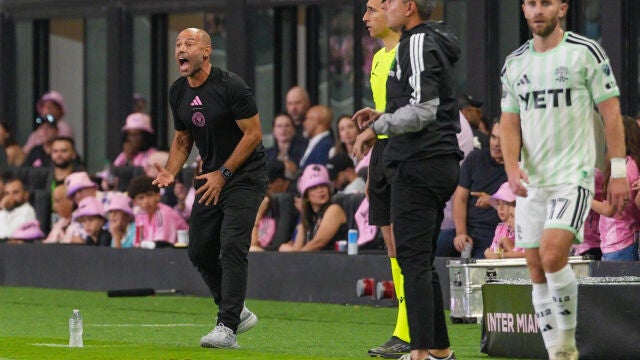 AME528. MIAMI (ESTADOS UNIDOS), 04/04/2026.- El entrenador del Inter Miami, Javier Mascherano (i), reacciona en un partido de la MLS entre Inter Miami y Austin FC este s&aacute;bado, en el estadio Nu, en Miami (Estados Unidos). EFE/ Alberto Boal 