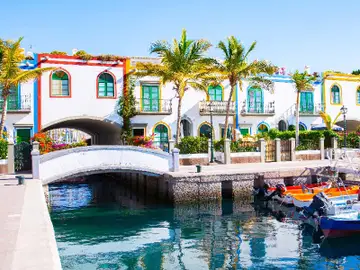 Canales con flores, historia prehispánica y 22 playas: la Venecia escondida de España Canales con flores, historia prehispánica y 22 playas: la Venecia escondida de España