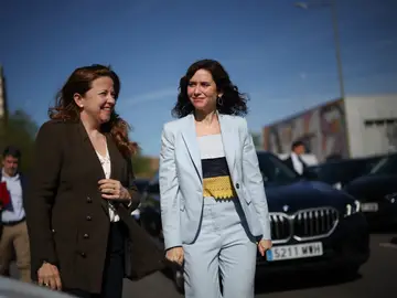 Ayuso visita el nuevo Centro de Salud de Atención Primaria Parla Este y Centro de Salud Mental La presidenta de la Comunidad de Madrid, Isabel Díaz Ayuso (c), durante una visita al nuevo Centro de Salud de Atención Primaria Parla Este y Centro de Salud Mental, a 6 de abril de 2026, en Parla, Madrid (España). El Centro de Salud de Atención Primaria Parla Este comenzó a prestar servicios el pasado 2 de febrero, 17 años después de que el que fuera consejero de Sanidad, Juan José Güemes, prometiera esta dotación para el municipio de Parla. 06 ABRIL 2026 Alejandro Martínez Vélez / Europa ...